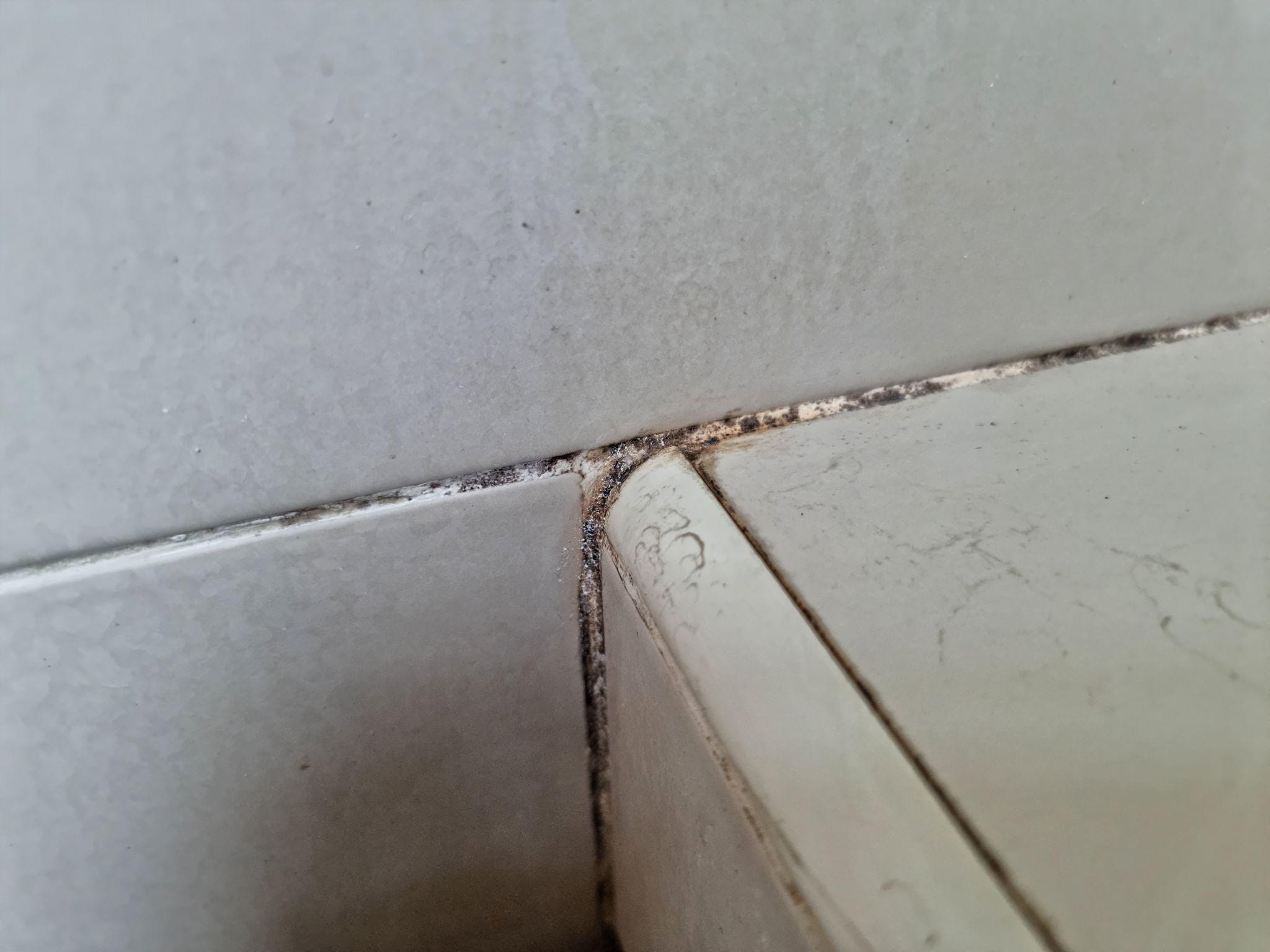 How Heat Related Grout Damage Leads To Bigger Bathroom Problems